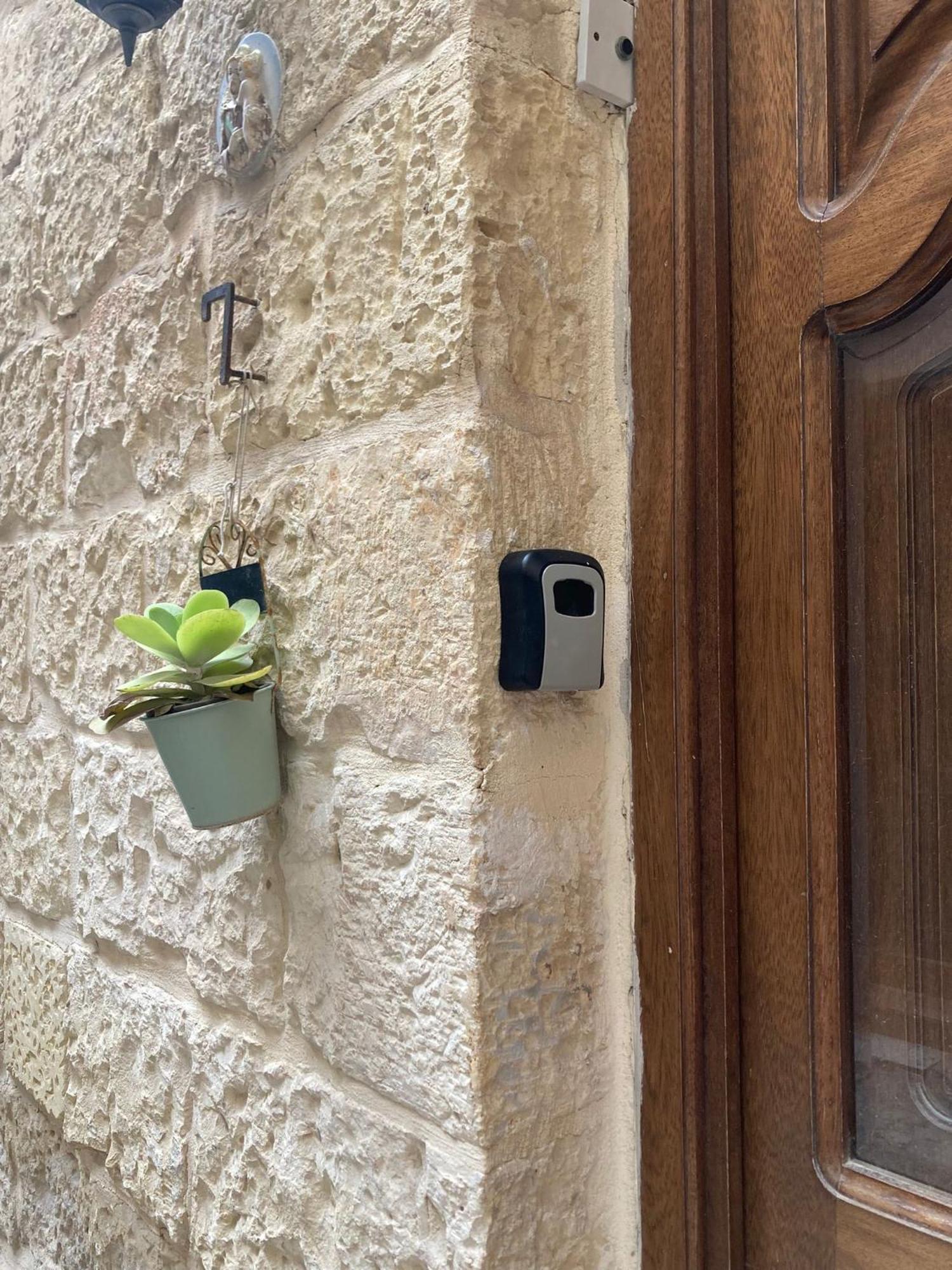 Charming Central Townhouse In Sliema Steps From Promenade And Sliema Ferry Exterior foto