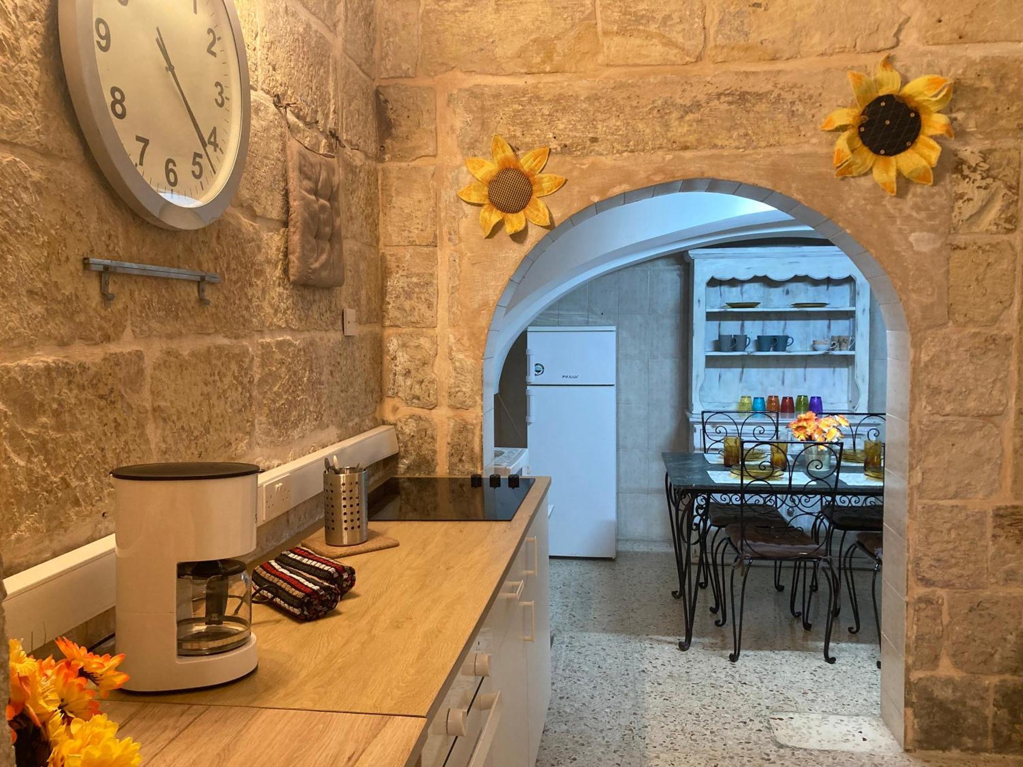 Charming Central Townhouse In Sliema Steps From Promenade And Sliema Ferry Exterior foto
